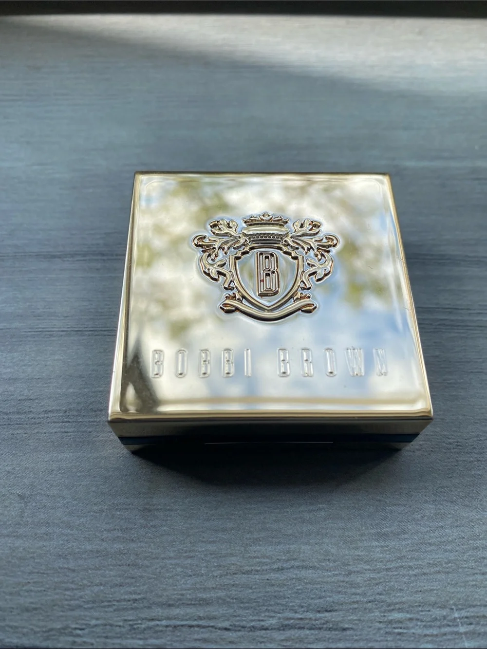 Bobbi Brown Shimmery Eyeshadow in moonstone